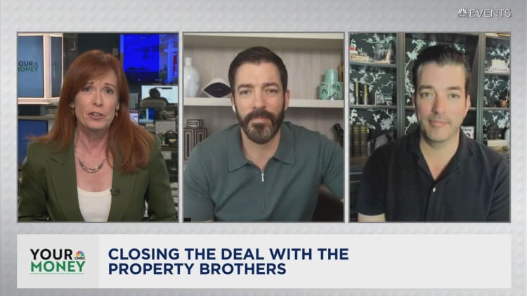 Closing the Deal with the Property Brothers